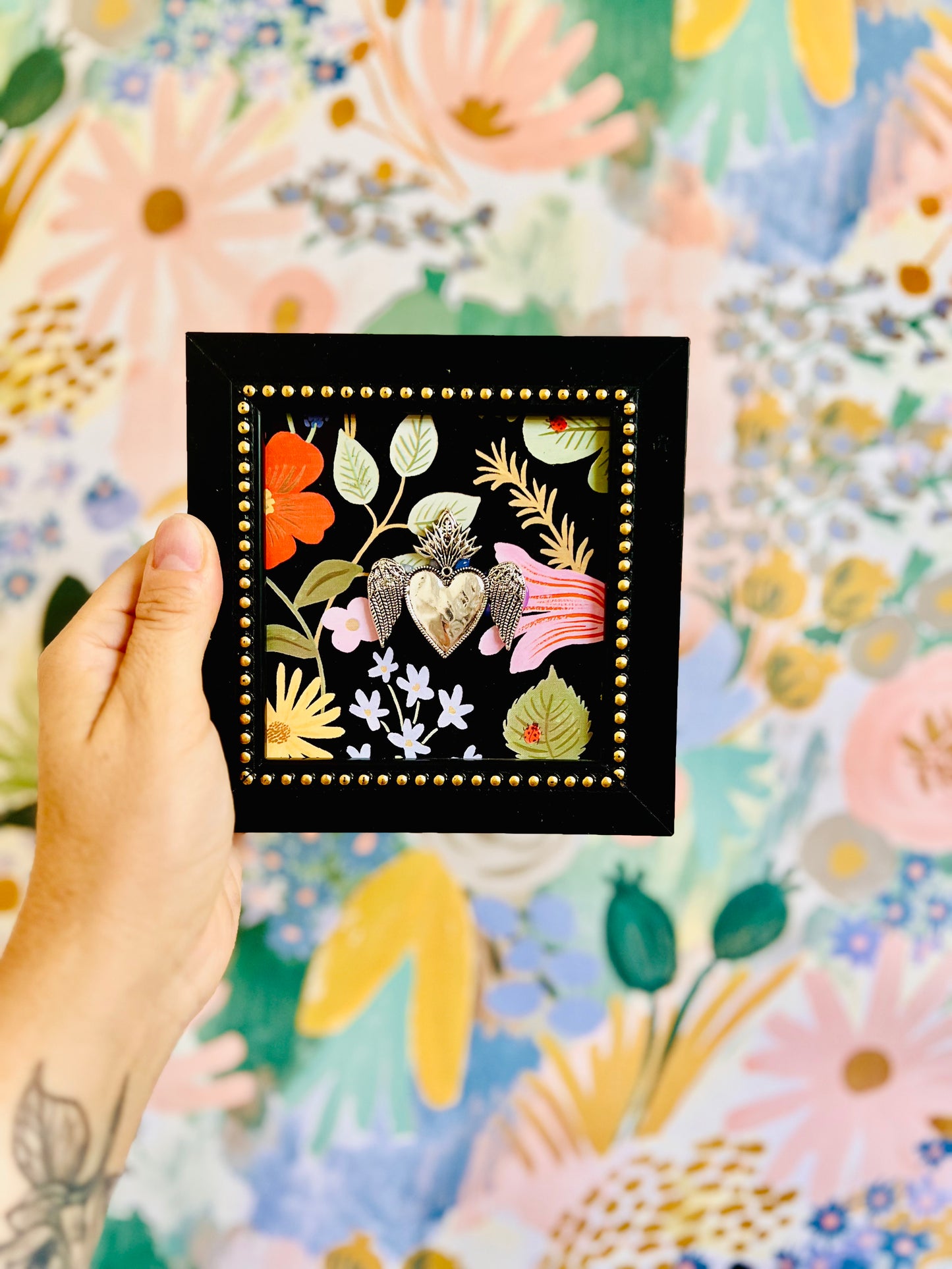 Cuadrito Mini Sagrado Corazón Black & Flowers