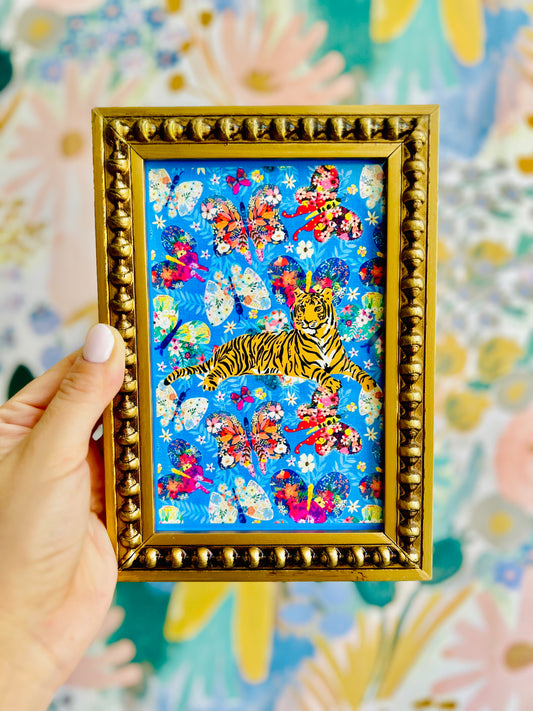 Mini Tigre en Mariposas