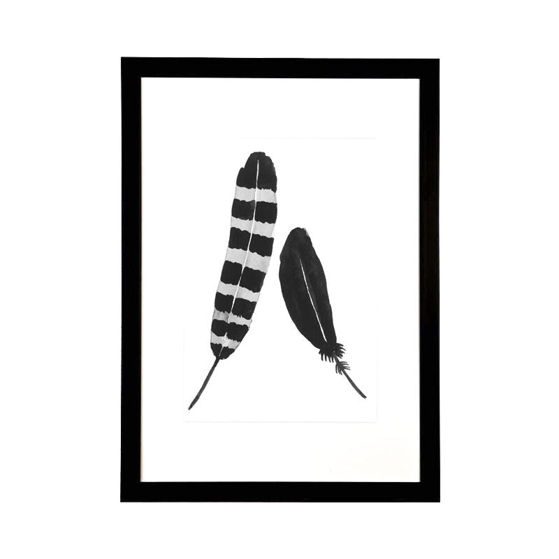 Tres Plumas Grises & Negro